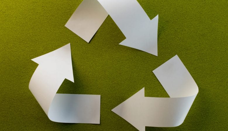 Saiba como funciona a reciclagem de óleo automotivo